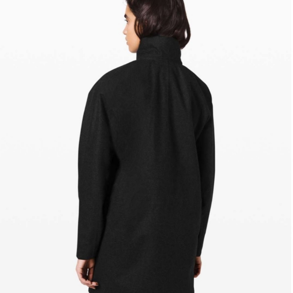 Reykur parka EUC - Picture 6 of 11